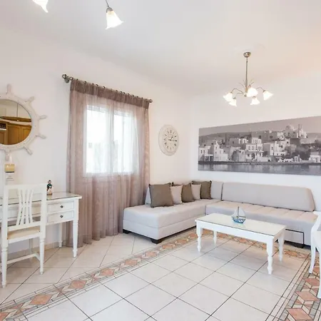 Panos Luxury Villa *