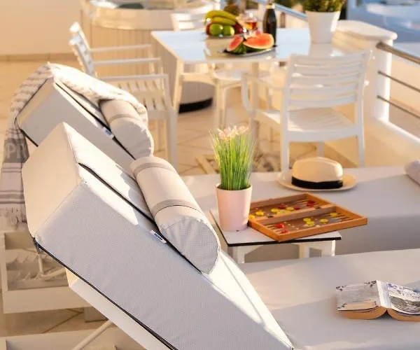 Panos Luxury Villa *